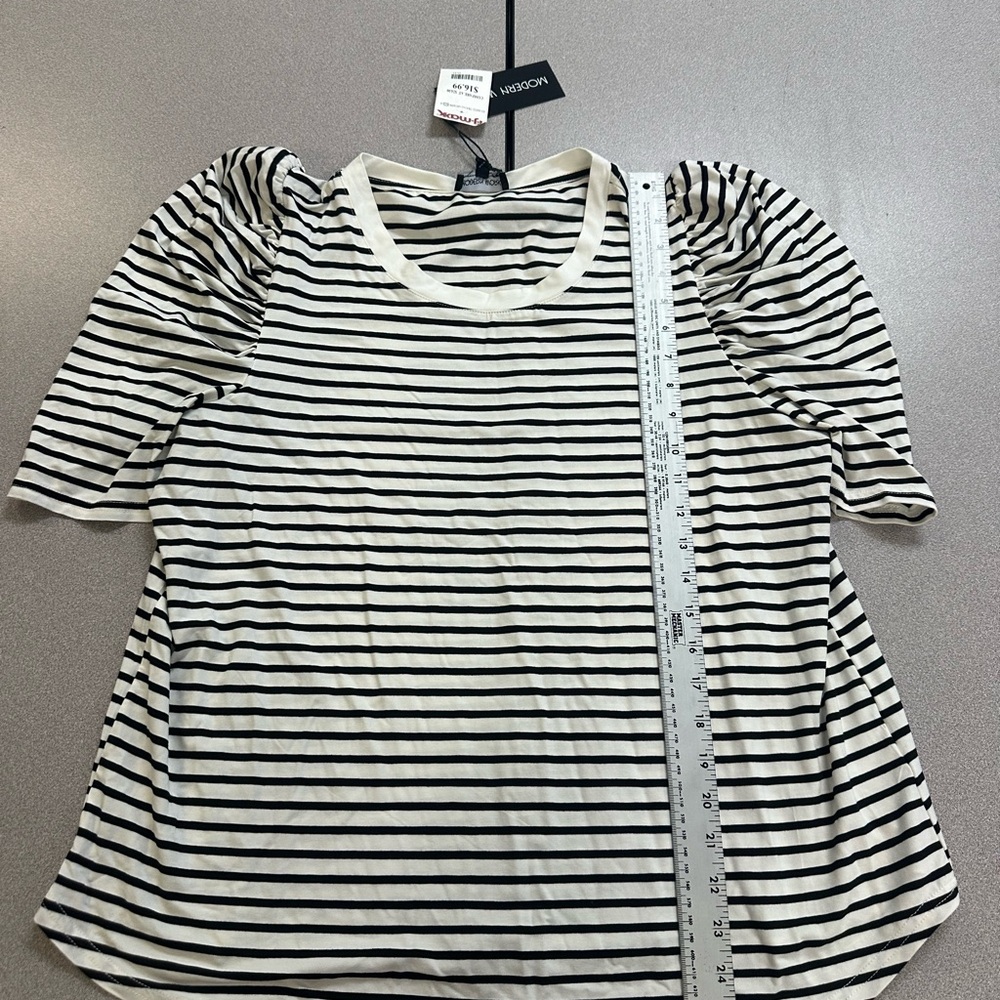 Black and White Striped Short Sleeve Top